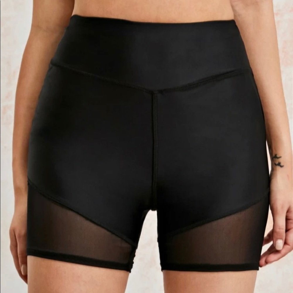 Mesh hem biker shorts